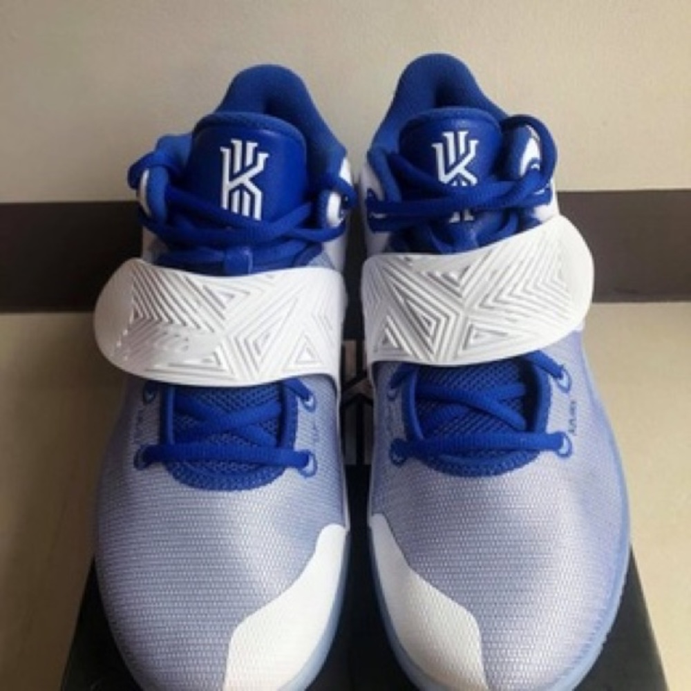 Kyrie Flytrap 3 White Varsity Royal - image 5